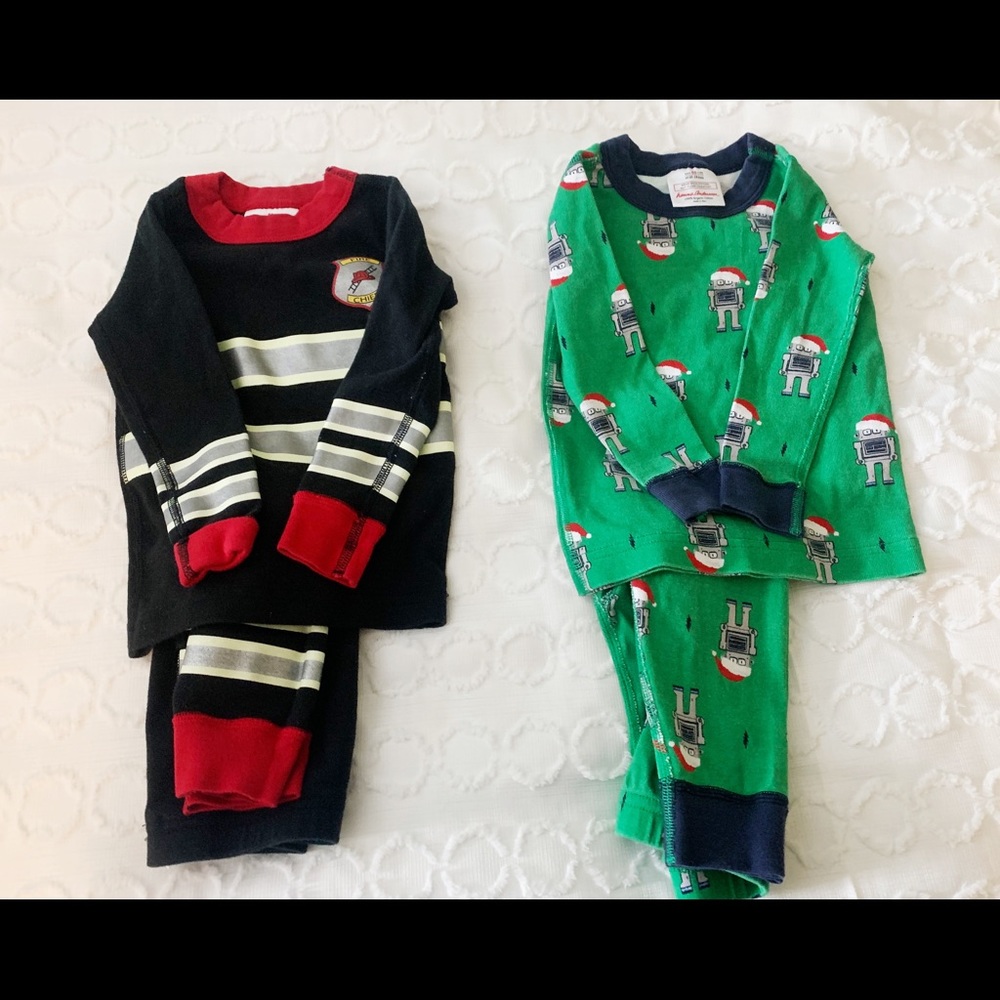 2 Hanna Anderson pajamas size 18-24 months